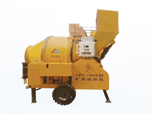 礦用濕噴臺車，礦用混凝土泵，礦用攪拌機發(fā)貨